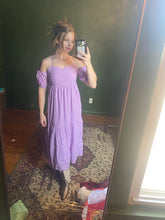 Load image into Gallery viewer, Lilac Midi Dress Size XS-S
