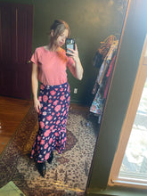 Load image into Gallery viewer, Reversible Christopher and Banks Skirt size 16
