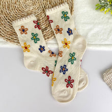 Load image into Gallery viewer, Women&#39;s mid-calf floral socks
